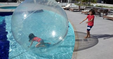 Water Ball Bolha maluca na piscina em BH